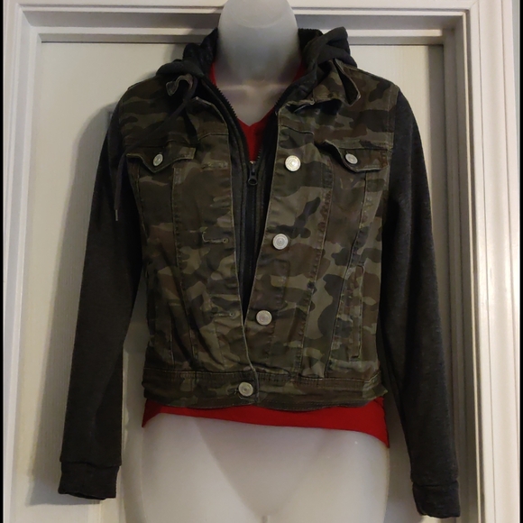 Camo and grey, zipup /button up jacket - Picture 1 of 2